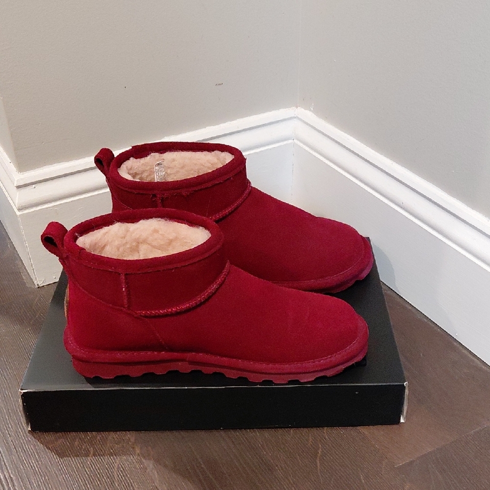 BearPaw Women's Suede Boots
